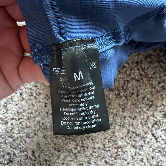 Alphalete short 4 in 1 size M - Picture 3 of 11